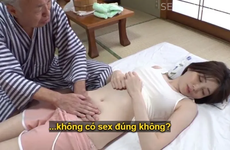 Vợ của con trai bị đau nhức nhờ bố người chồng có nghề mát-xa massage và cái kết